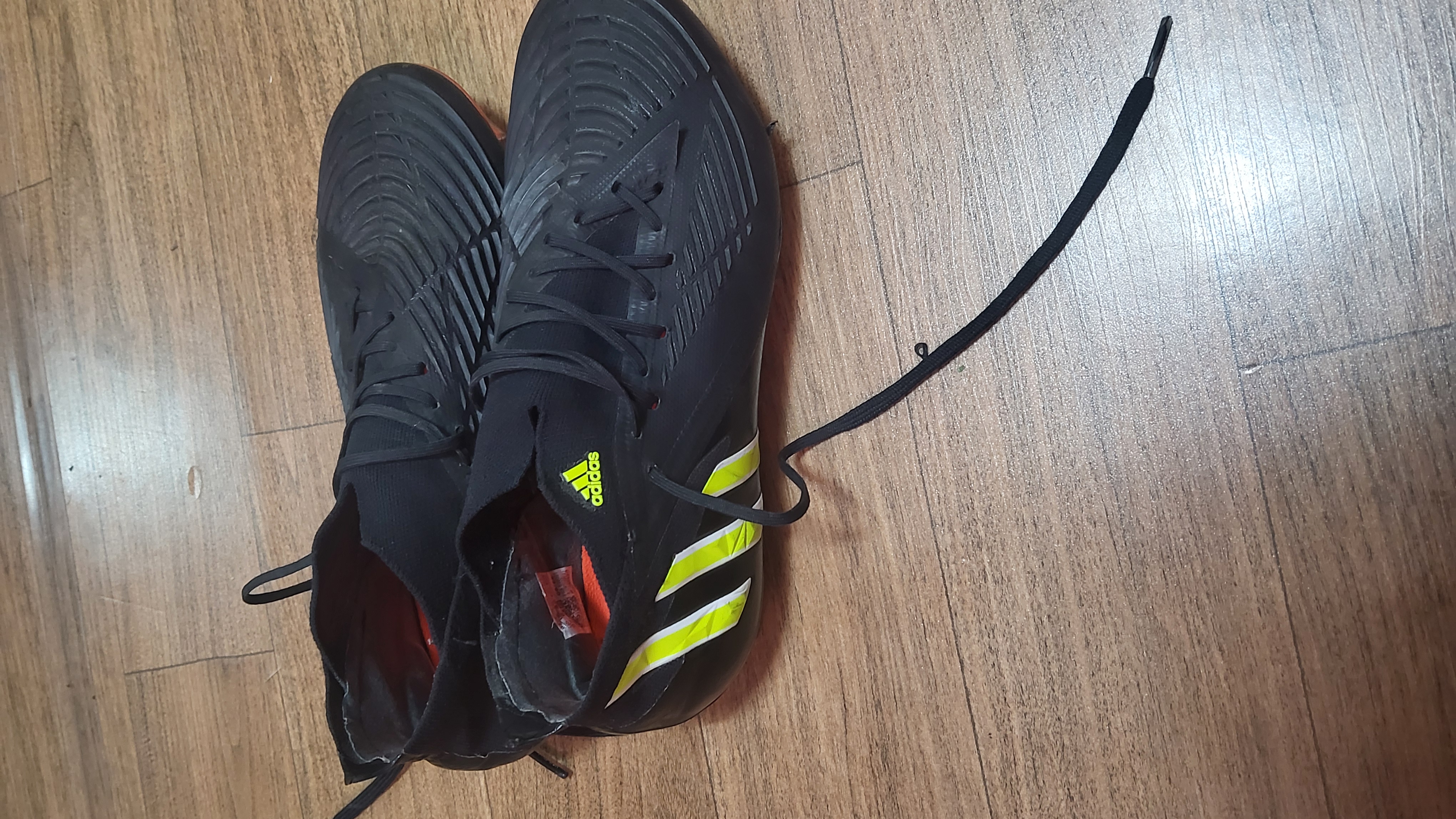 아디디스 축구화