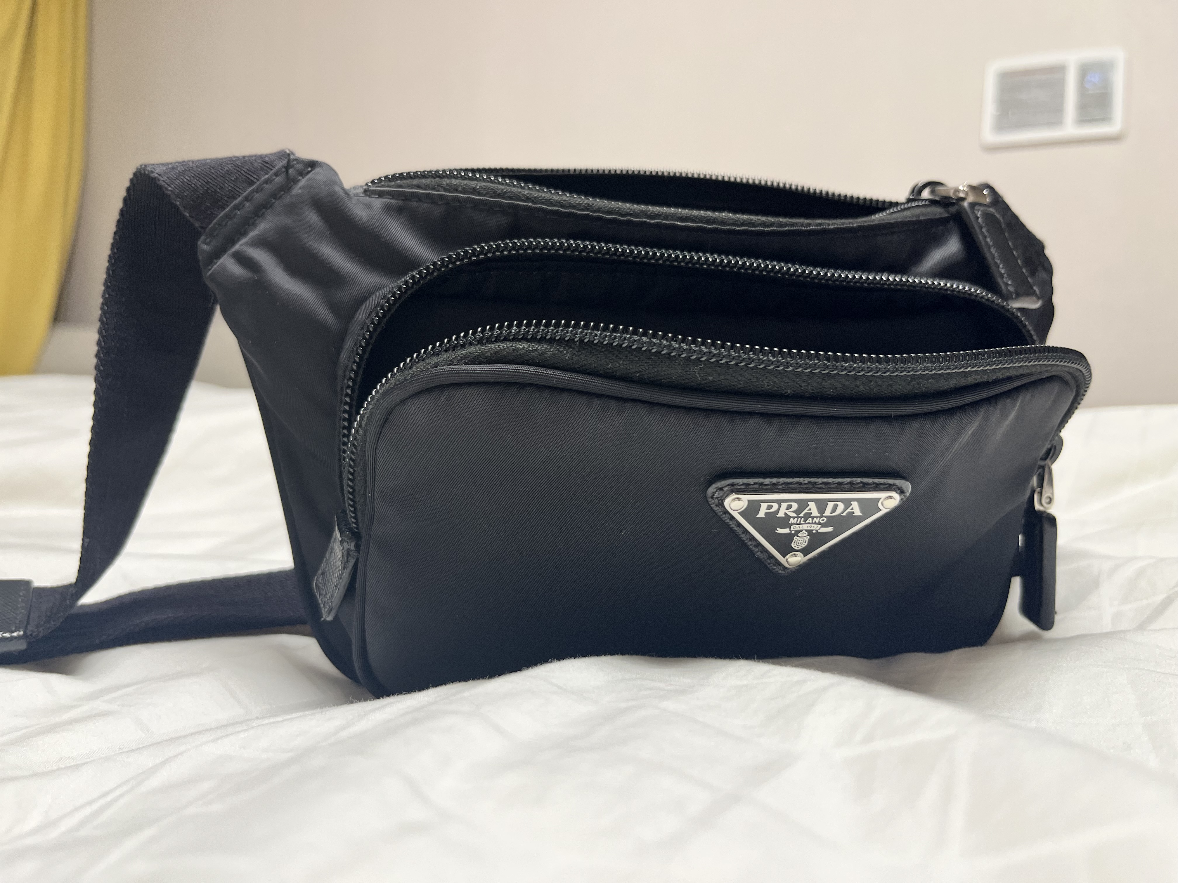 프라다 리나일론백